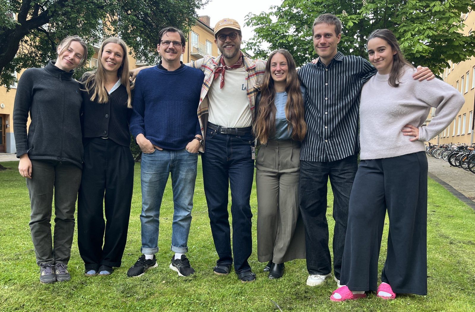 Styrelsen på innergårdan.